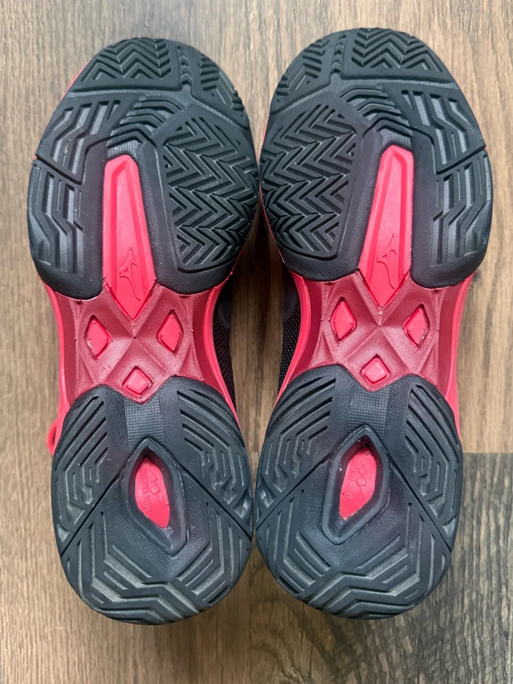 Mizuno Tennis Wave Exceed Light 2 Black and Red Men’s Size 7 shoes